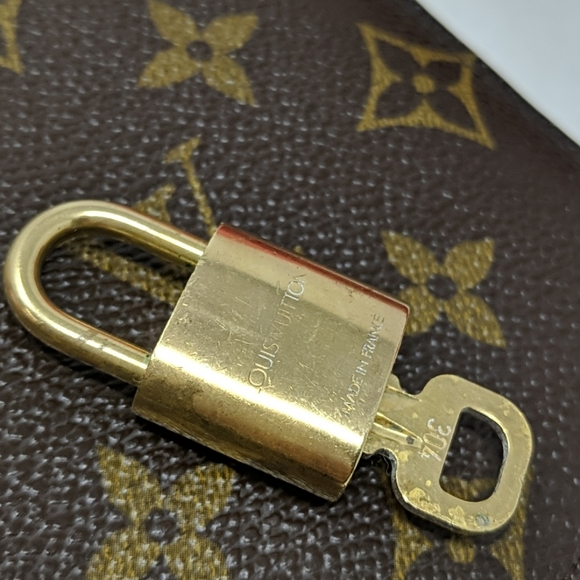 ⭐#304 Louis Vuitton padlock and key vintage - Picture 3 of 4